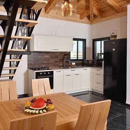 Villa מאיורי בוטיק - וילה מקסימה עם בריכה פרטית ונוף מהמם למשפחות בלבד Mishmār Hāyardin Esterno foto
