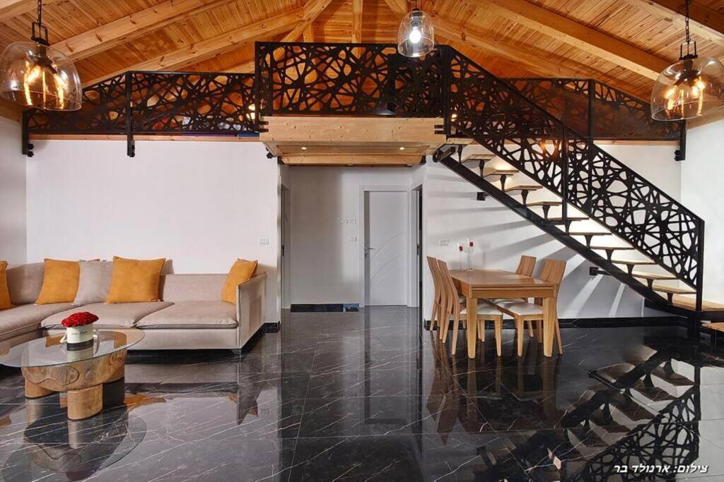 Villa מאיורי בוטיק - וילה מקסימה עם בריכה פרטית ונוף מהמם למשפחות בלבד Mishmār Hāyardin Esterno foto